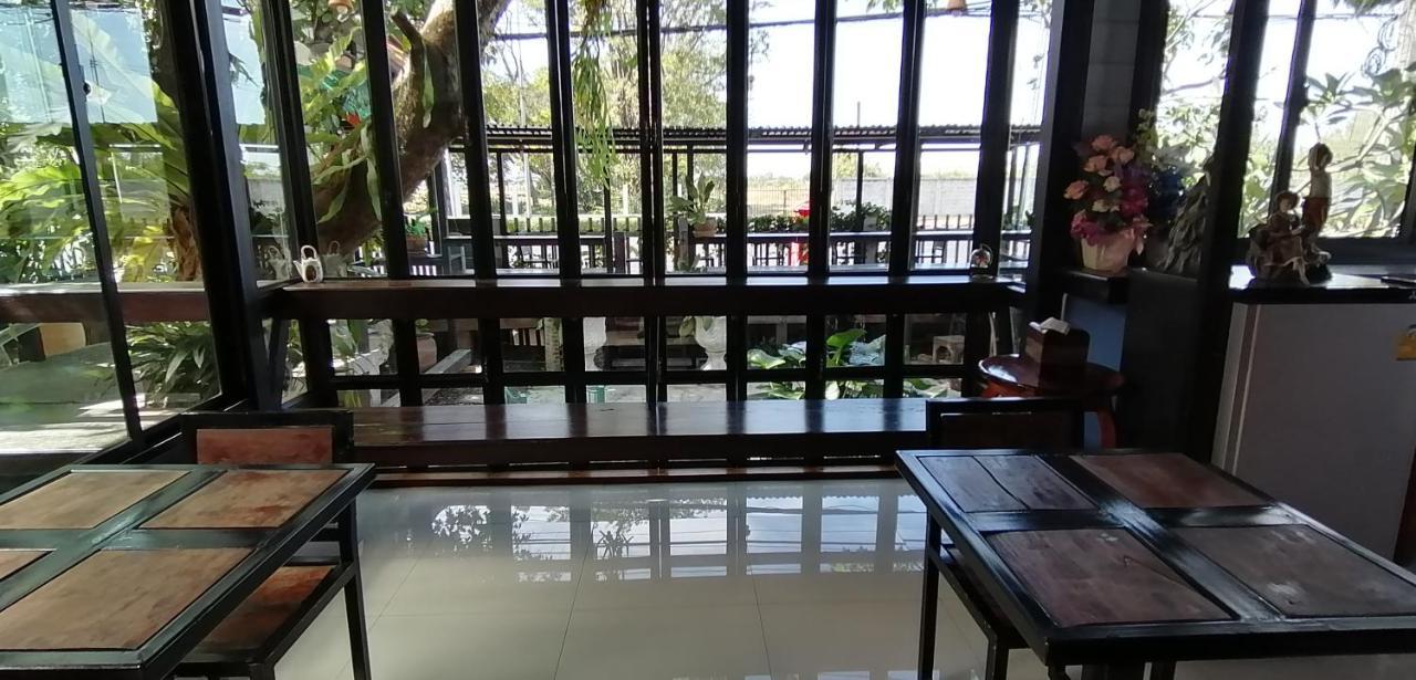 乌汶 Sun Smile旅舍 外观 照片